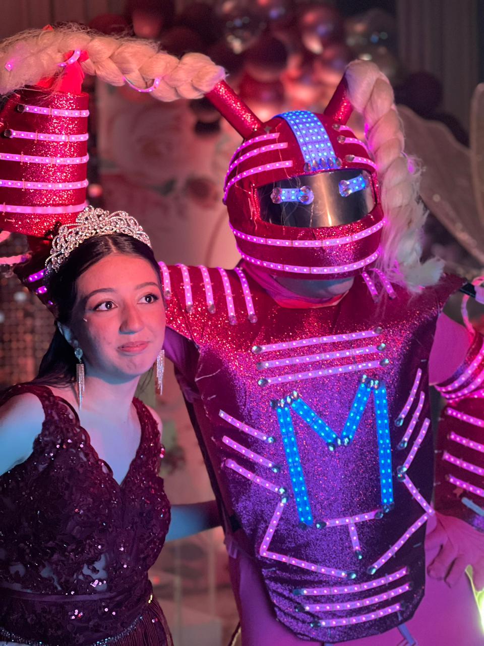 Robô LED com debutante