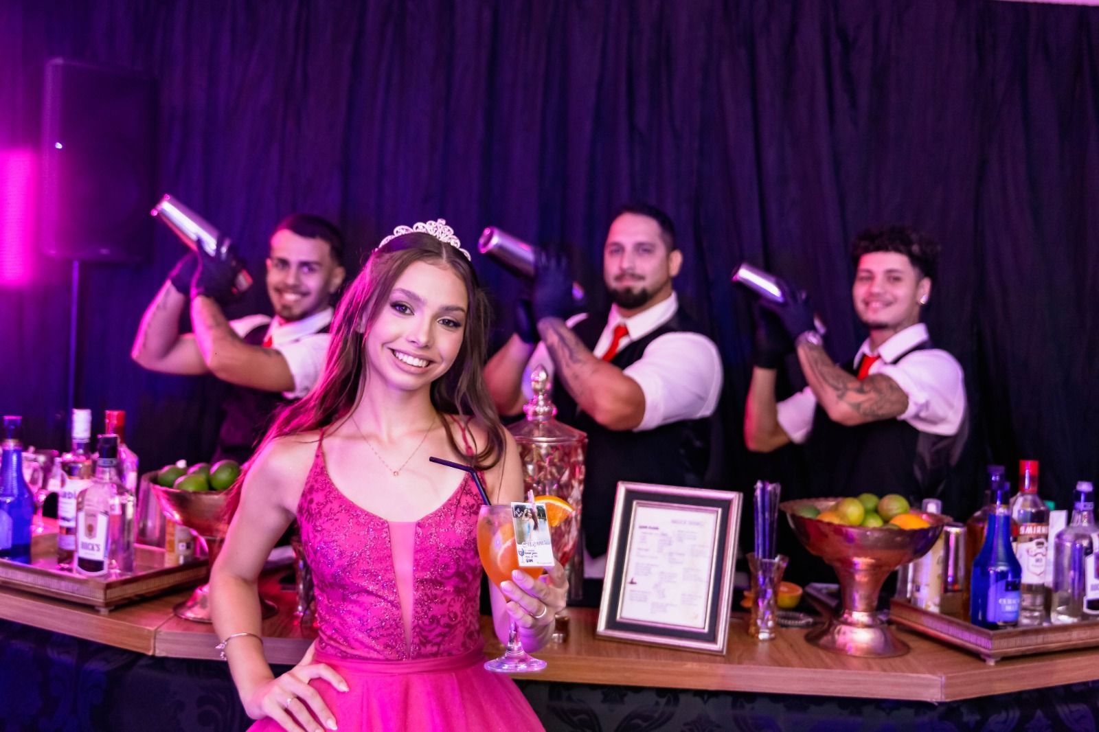 Bartenders com debutante